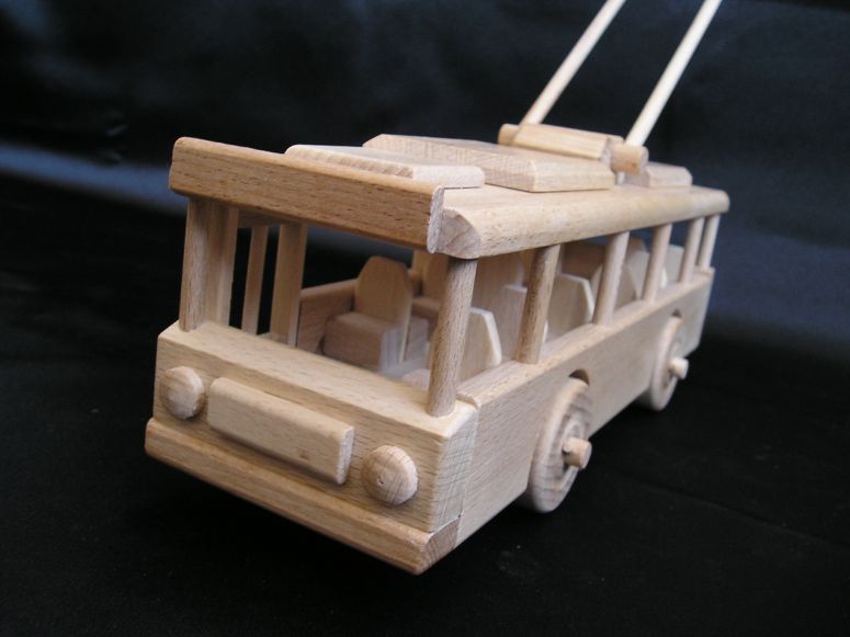 Modely městských trolejbusů pro děti.