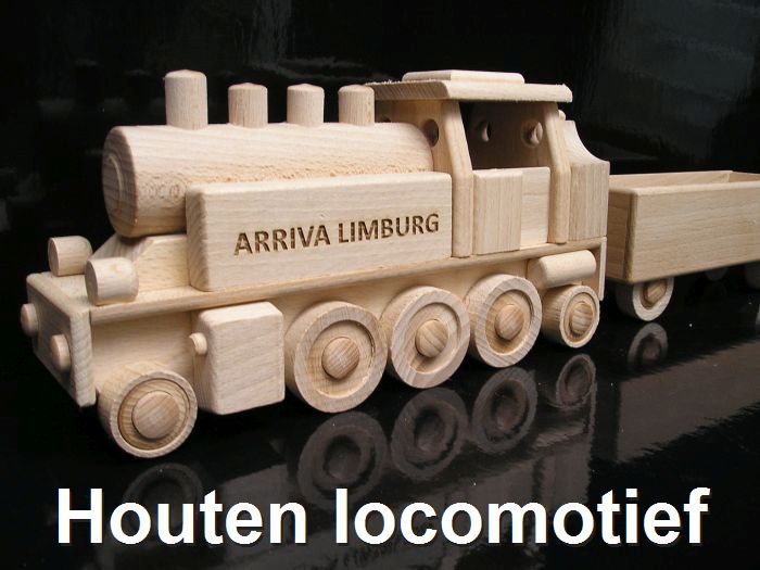 Houten trein locomotief geschenk gift speelgoed.