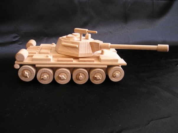 Panzer Spielzeug aus Holz