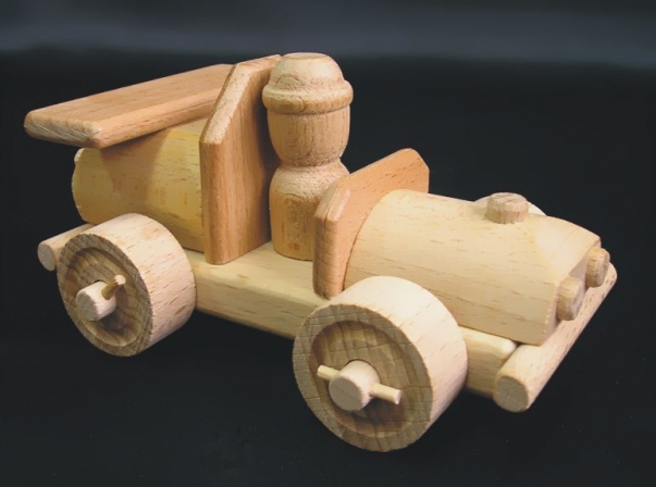 Holz spielauto mit Fahrer
