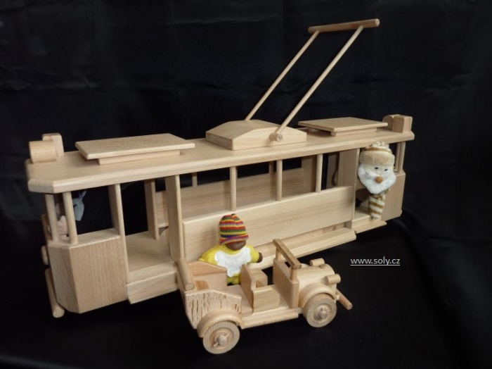 handmade-wooden-trams