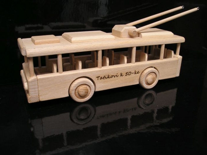 wooden-toy-trolley 