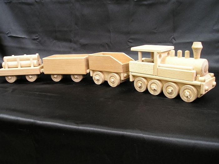 wooden-locomotive-wagons