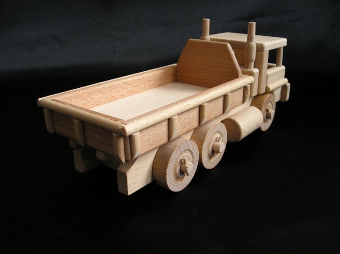 wooden-toys-truck