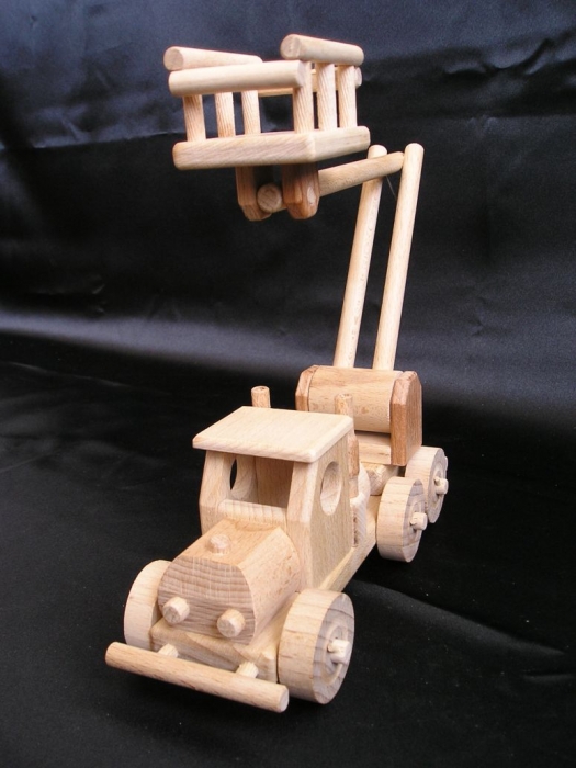 wooden-toys-lift