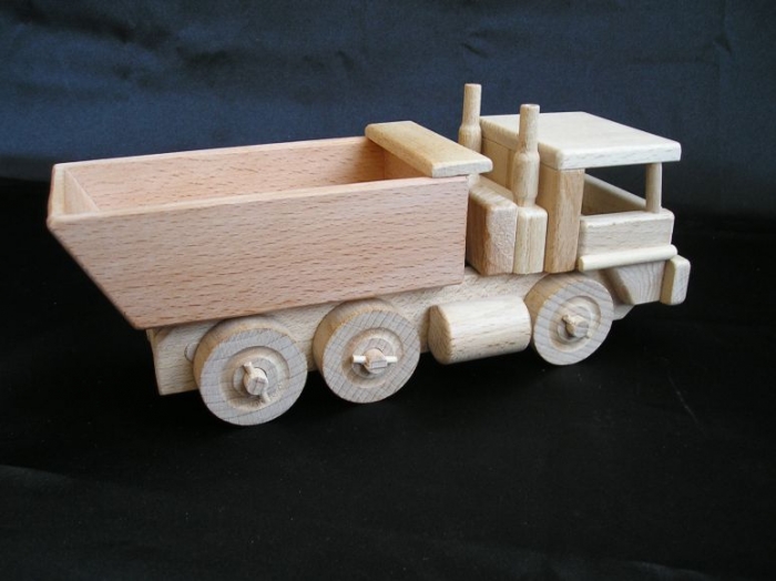 wooden-toys-lorry