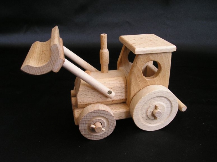 wooden-toys-traktors-truck