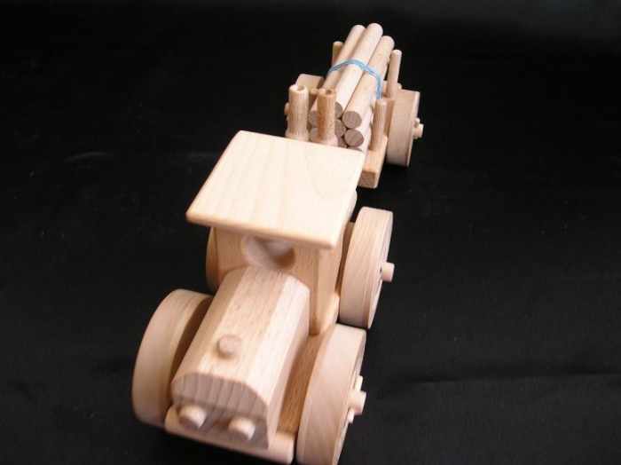 wooden-toys-tractors