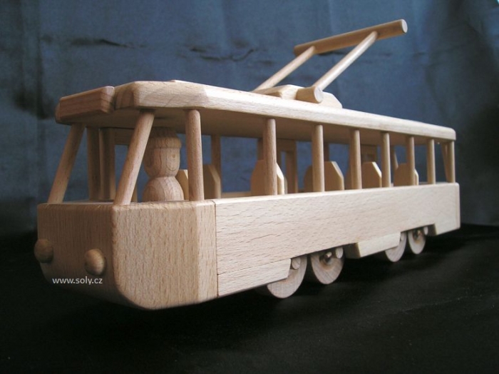 tramways_jouets_en_bois