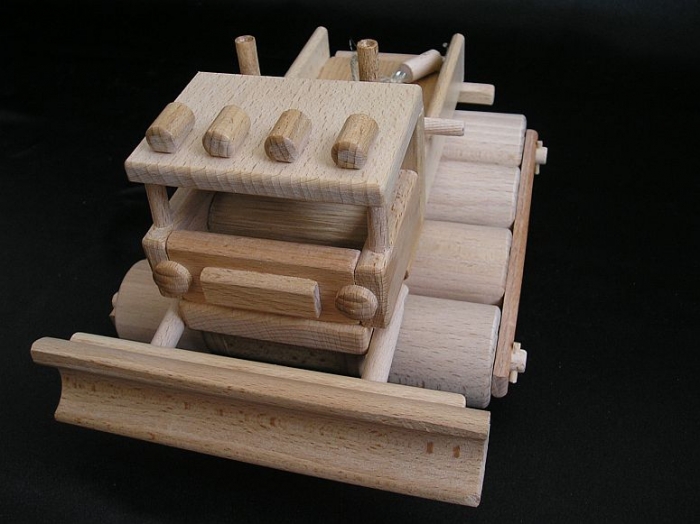 Snowgroomers natural wooden toy