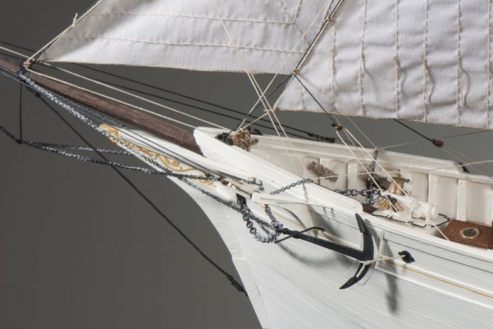 Model ship kit of La Belle Poule School schooner of French navy