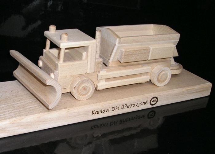 Spreaders | snow plows wooden toys | gifts for the driver