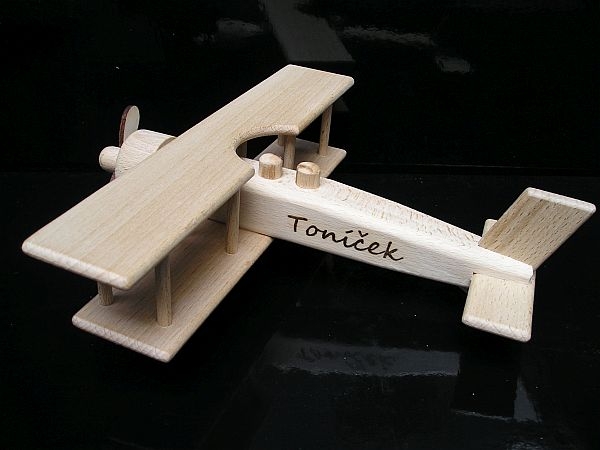 historical-wooden-planes-toys 