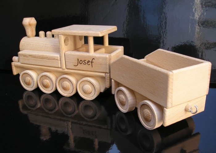 locomotives-toy-train