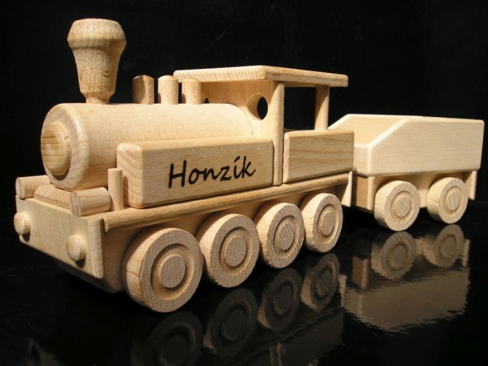 wooden-locomotives-toys 